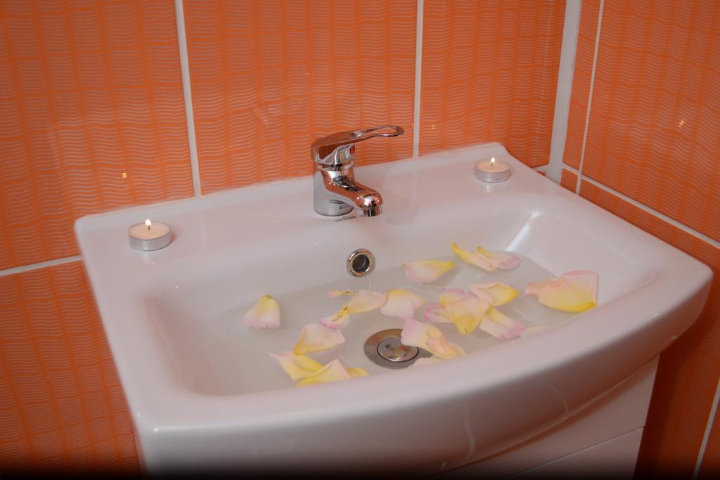 Ersa Panzio Hotel Bisericani  Стая снимка