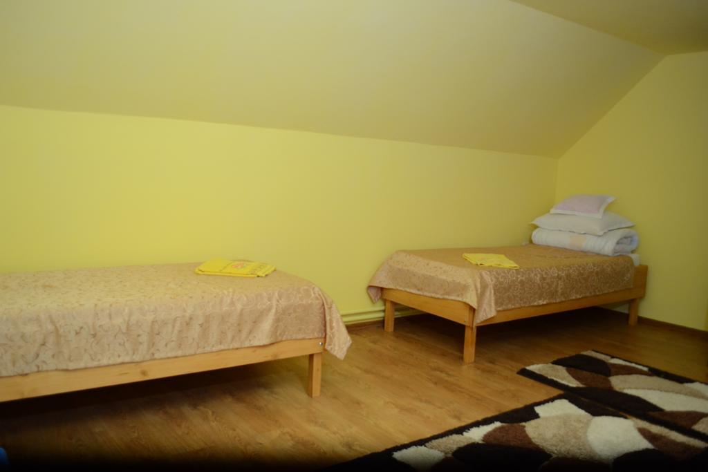 Ersa Panzio Hotel Bisericani  Стая снимка